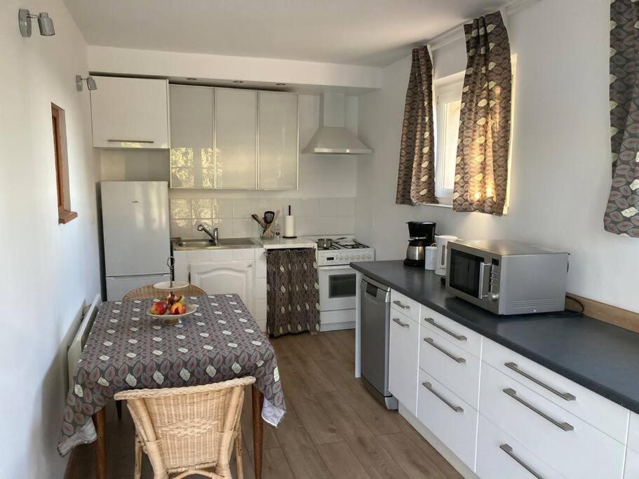 Au Milieux Des Oliviers. Apartment Caromb