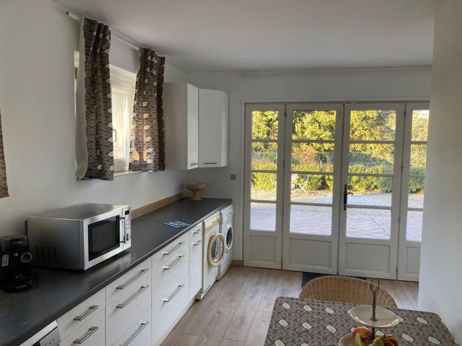 Au Milieux Des Oliviers. Appartement Caromb